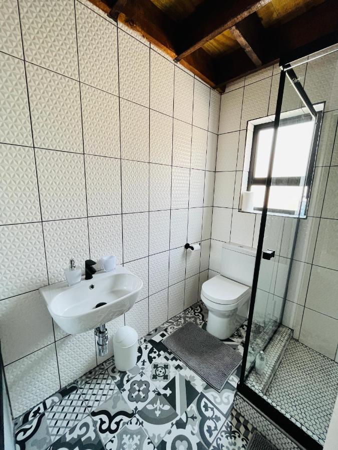 Kates Nest Guesthouse Oshakati Exterior foto